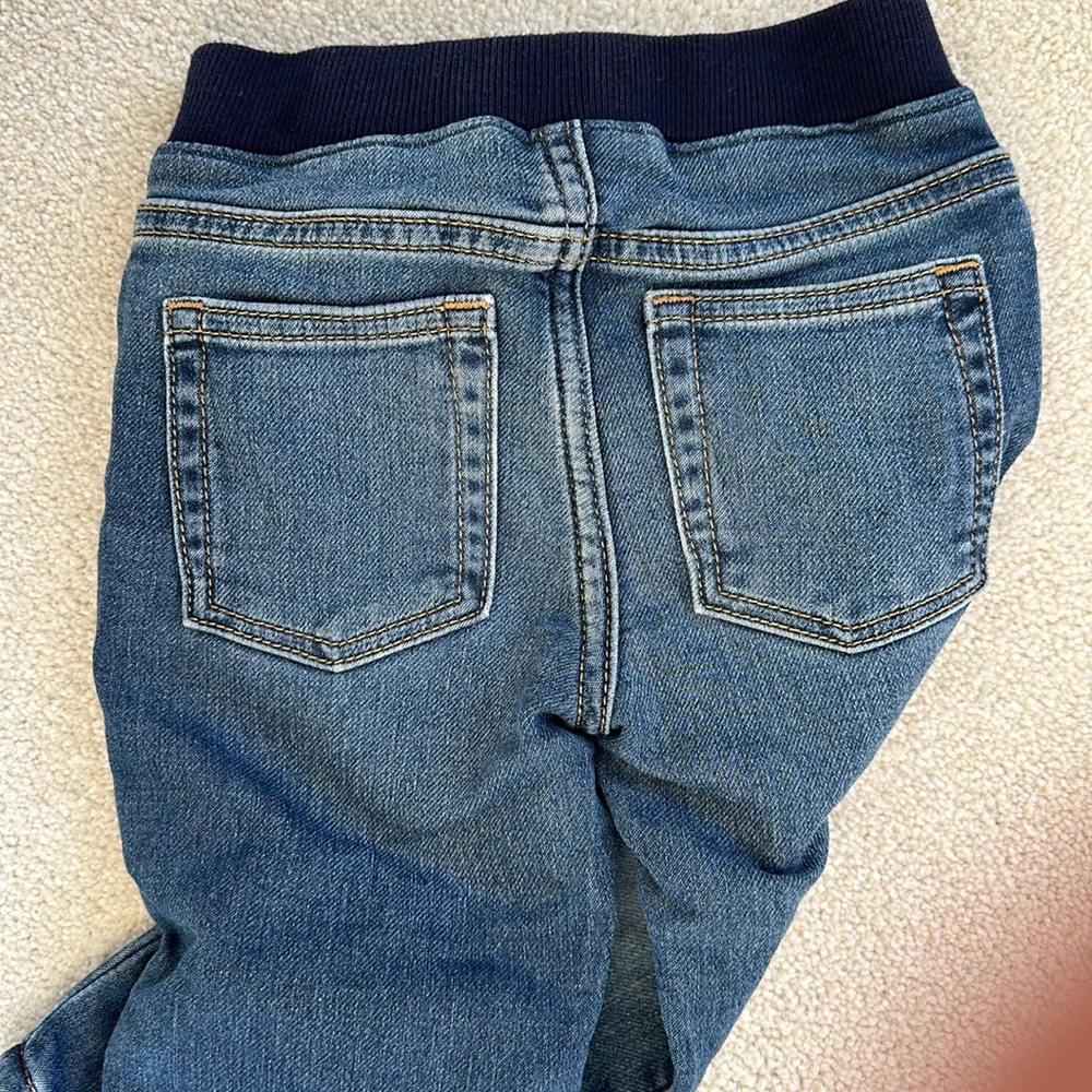 GAP Toddler Pull-on Jeans - Picture 4 of 4